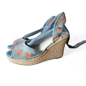 Guess Women's 8.5 Halona Pumps Denim Blue/ Pink Sandals Excellent Condition